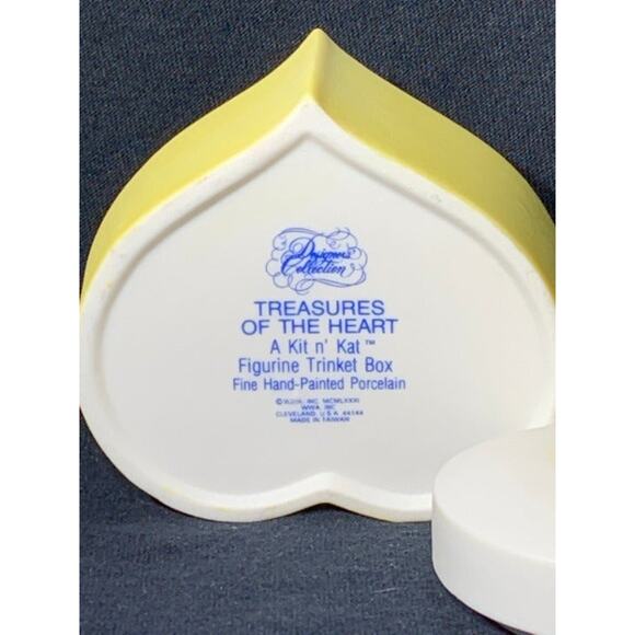 Yellow Porcelain Heart Shape Trinket Box Girl Petting Cat - Picture 8 of 8